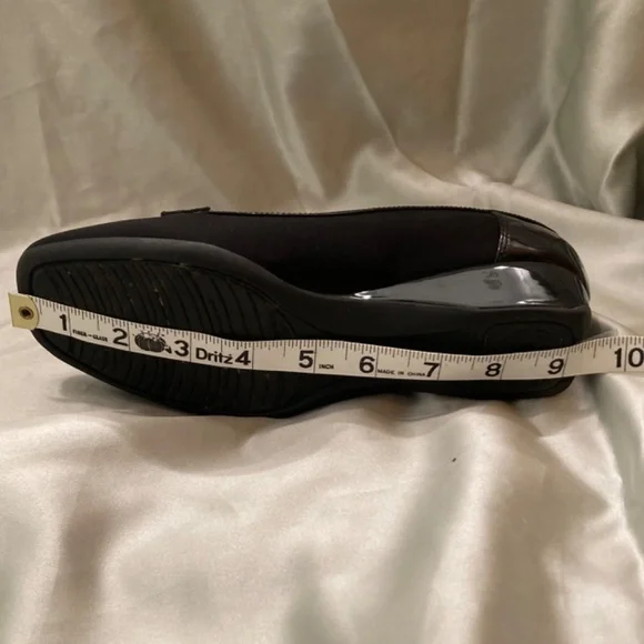 Bandolino Latera Black Wedge Slip-On Loafer Flats Faux Leather Size 6 VGUC - Picture 11 of 14